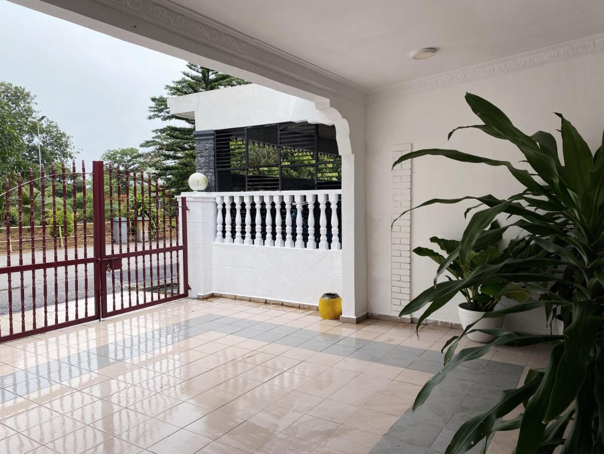 Hinggap Cendana Holiday home Masai